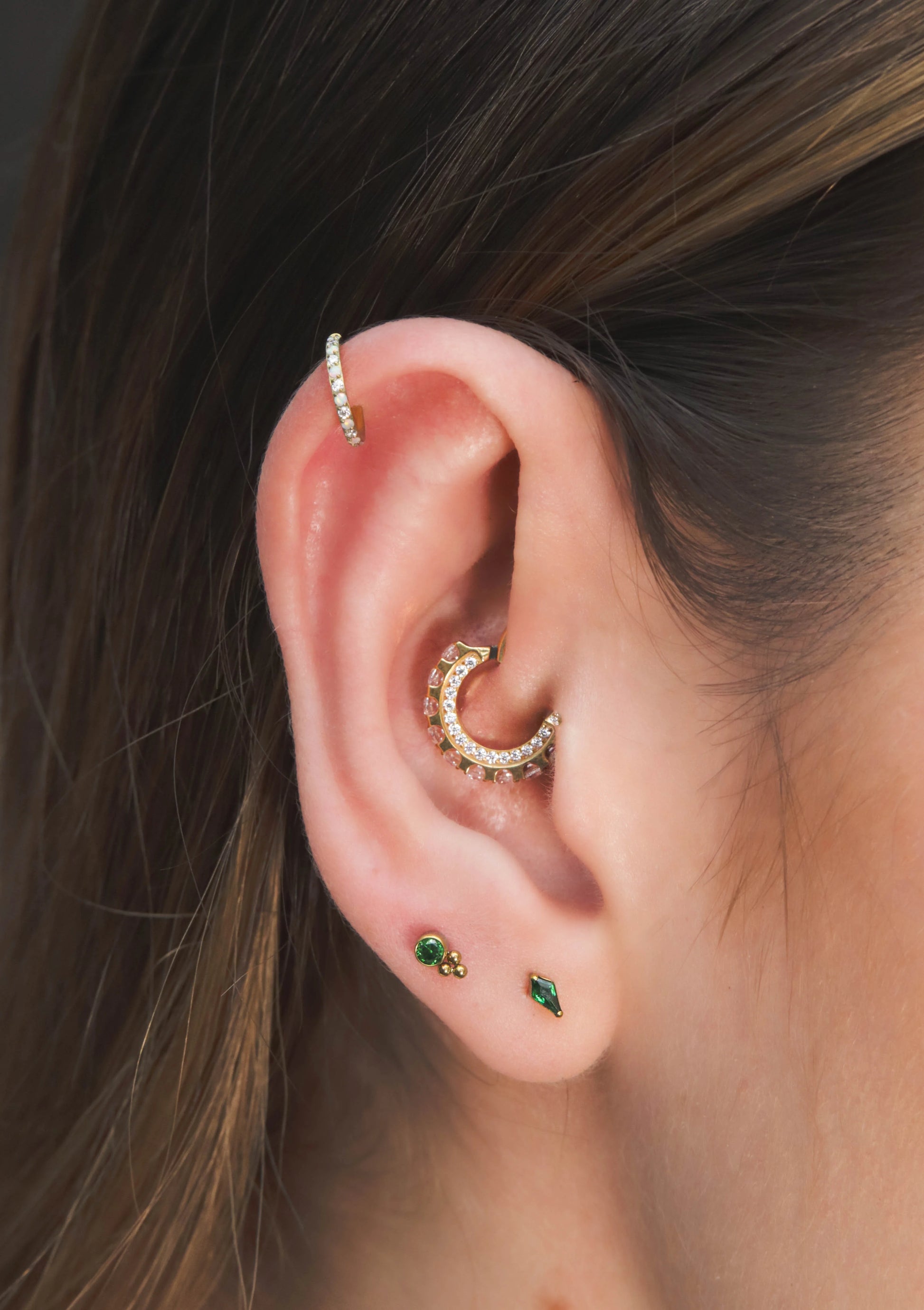 Labret Triángulo Verde en Titanio | Green Essence