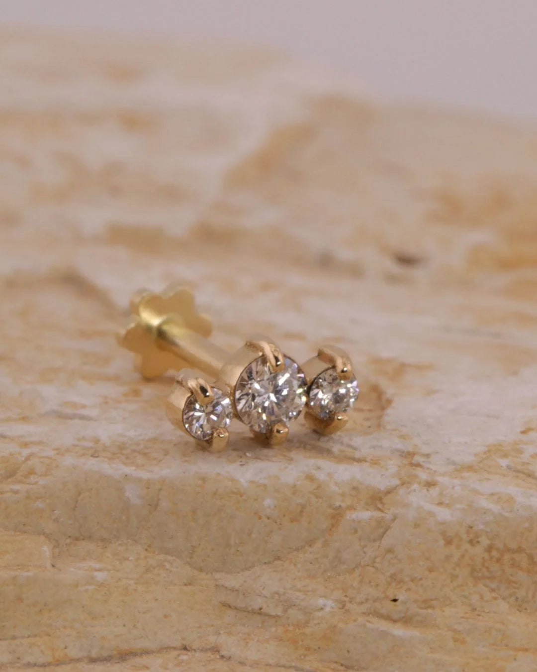 Labret Trio Diamantes en Oro 18K