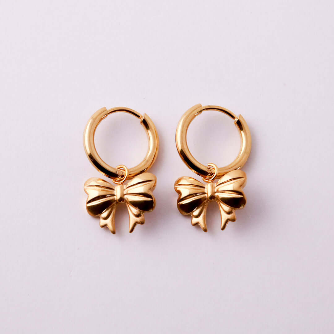 Pendientes Tipo Candonga con Moños Delicados - Acero Inoxidable Dorado y Plateado - Helix Body Jewelry - Tienda Online de Piercings