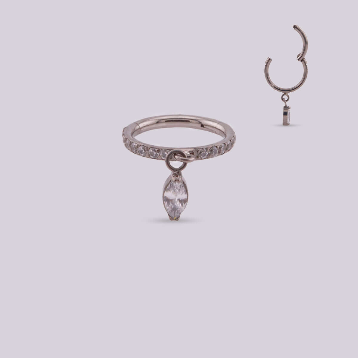 Aro en Titanio con pendiente dorado y plateado - Helix Body Jewelry - Tienda Online de Piercings