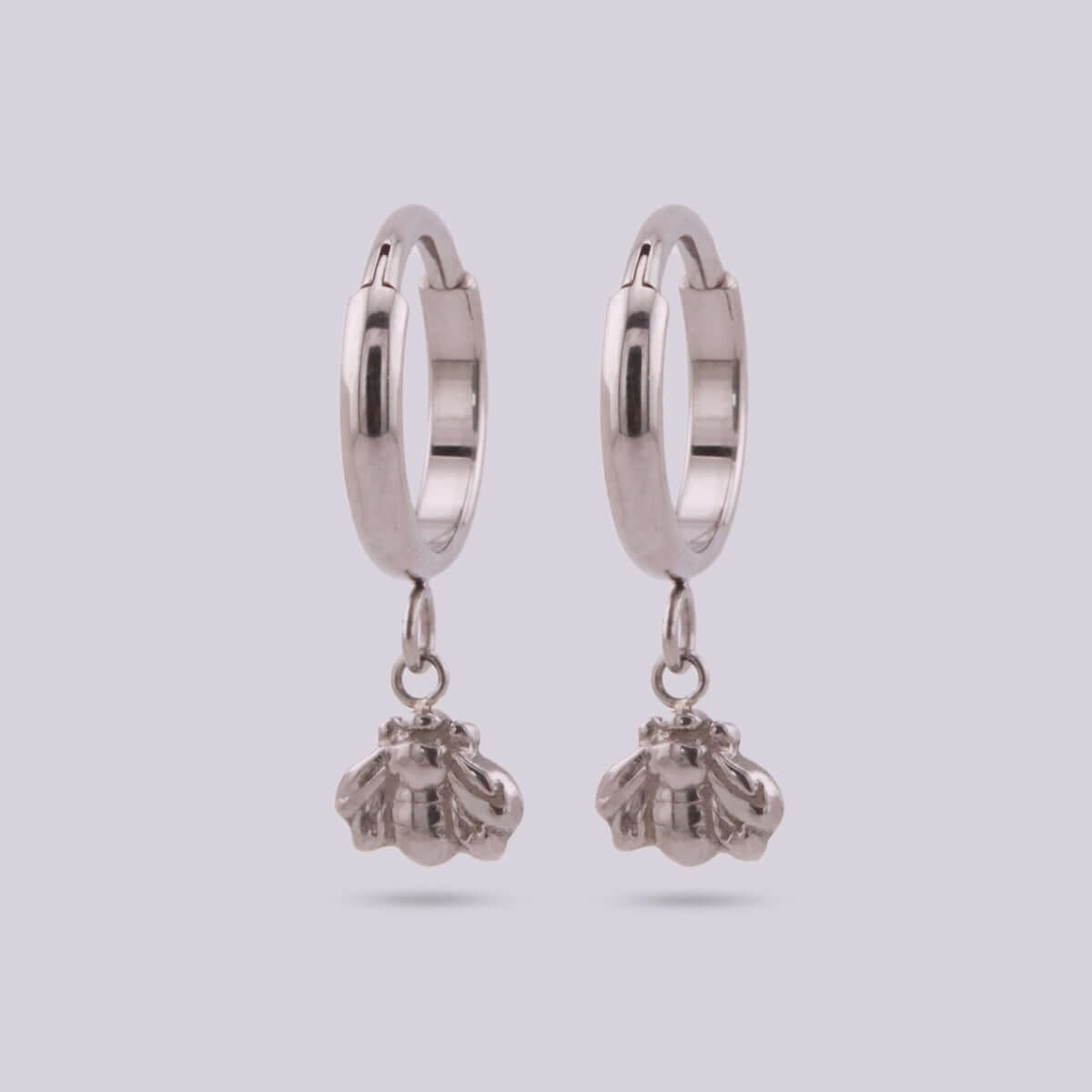 Aretes en Titanio con abejita - Helix Body Jewelry - Tienda Online de Piercings