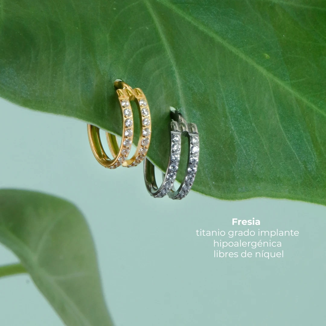 Aro para piercing Helix en titanio ASTM F-136 color dorado y plateado