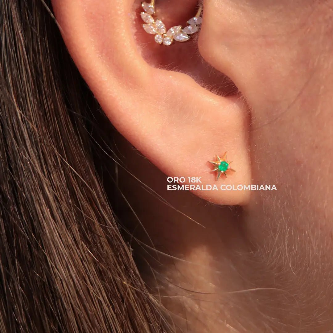 Arete Estrella de Oro 18K con Esmeralda – Diseño Celestial | Helix Body Jewelry - Helix Body Jewelry - Tienda Online de Piercings