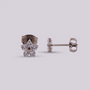 Arete topo con forma de flor Plateada - Helix Body Jewelry - Tienda Online de Piercings