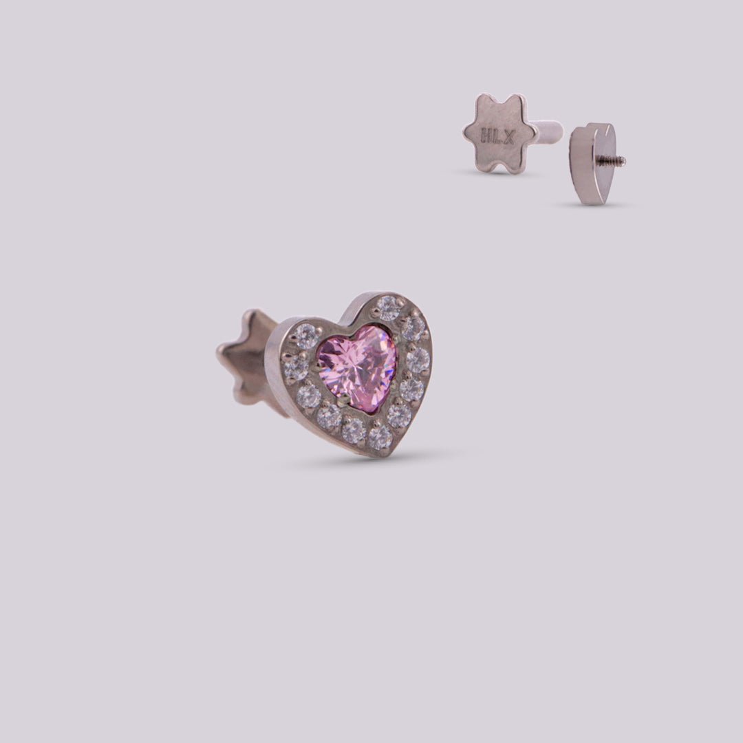 Labret en titanio en forma de corazón - Helix Body Jewelry - Tienda Online de Piercings