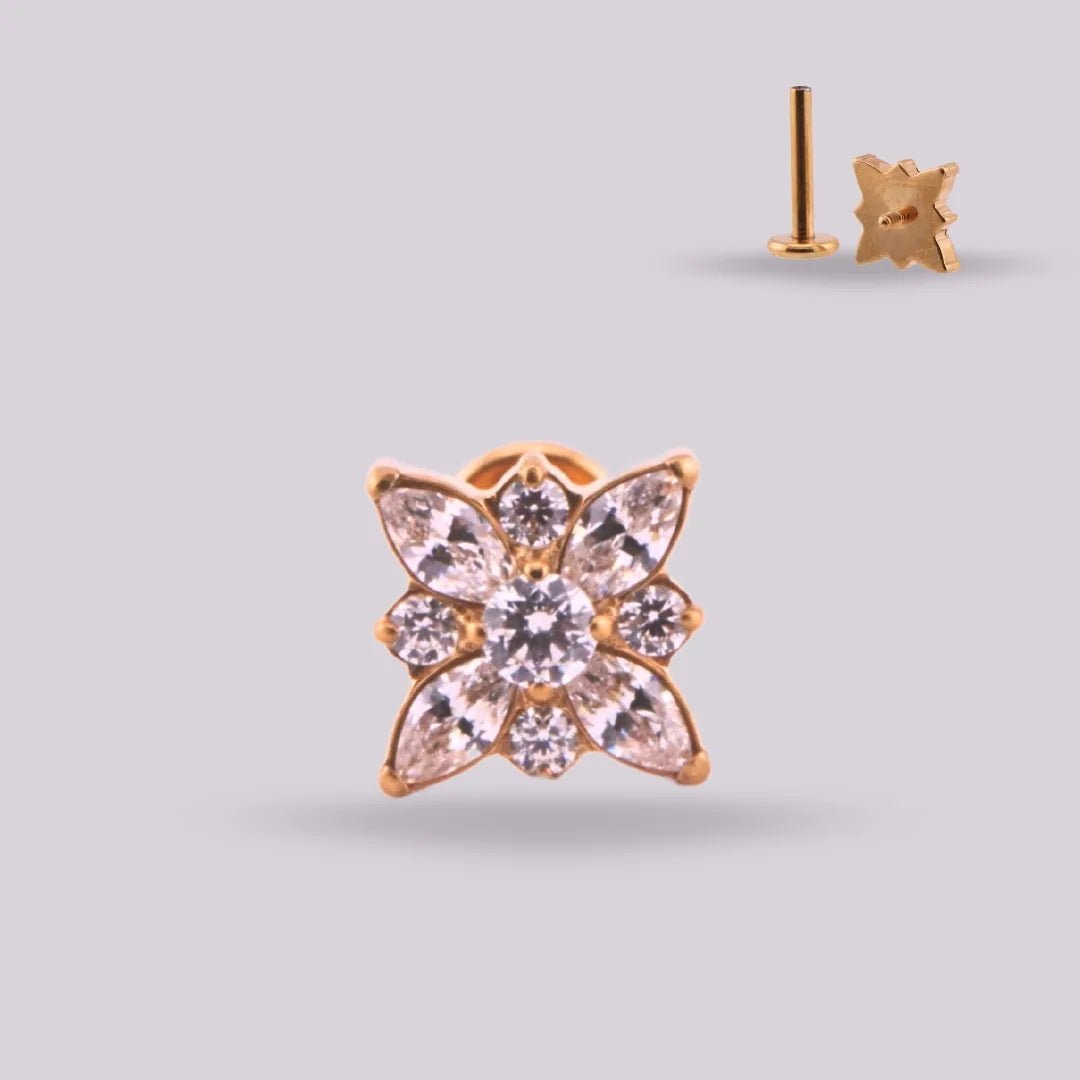 Labret Primavera Dorada Titanio | Helix, Tragus, Conch - Helix Body Jewelry - Tienda Online de Piercings