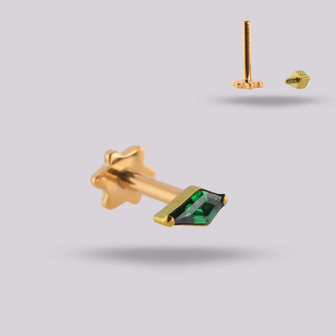 Labret Triángulo Verde en Titanio | Green Essence